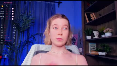 Snapshot of di_huny chatting on 23, 12, 2024 Arina online show from 23, 12, 2024