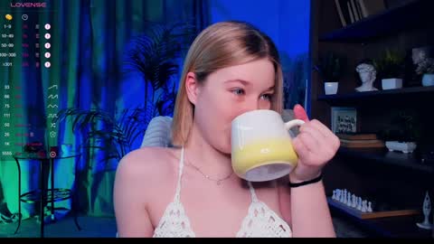 Snapshot of di_huny chatting on 25, 1, 2025 Arina online show from 25, 1, 2025