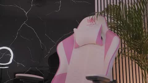 Snapshot of diamond_ava_ chatting on 19, 6, 2026 Thea online show from 19, 6, 2026