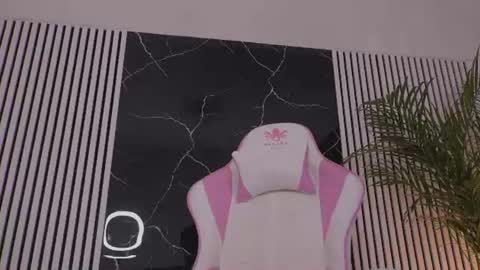 Snapshot of diamond_ava_ chatting on 27, 6, 2026 Thea online show from 27, 6, 2026