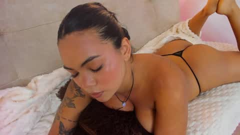 Snapshot of diamond_canela chatting on 1, 5, 2026 diamond_canela online show from 1, 5, 2026