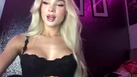 Snapshot of diamond_the_blonde chatting on 30, 9, 2025 Diamond online show from 30, 9, 2025