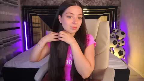 Snapshot of diamondeyeess chatting on 4, 7, 2026 Sasha online show from 4, 7, 2026