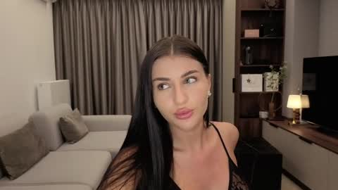 Snapshot of diamondpixie chatting on 8, 4, 2026 Iris online show from 8, 4, 2026