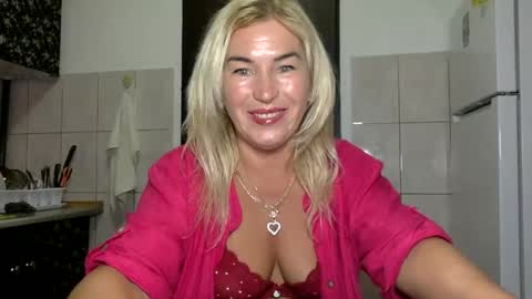 Snapshot of diana583578 chatting on 4, 12, 2024 diana583578 online show from 4, 12, 2024