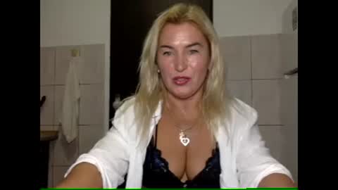 Snapshot of diana583578 chatting on 8, 12, 2024 diana583578 online show from 8, 12, 2024