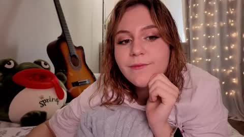 Snapshot of diana_floweri chatting on 2, 10, 2025 Diana online show from 2, 10, 2025