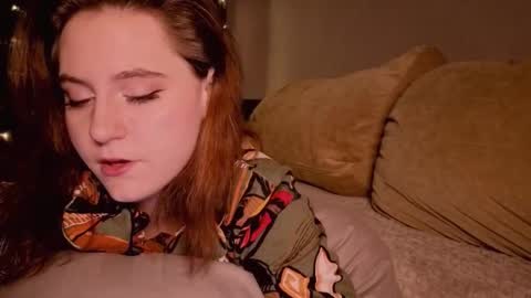 Snapshot of diana_floweri chatting on 17, 12, 2025 Diana online show from 17, 12, 2025