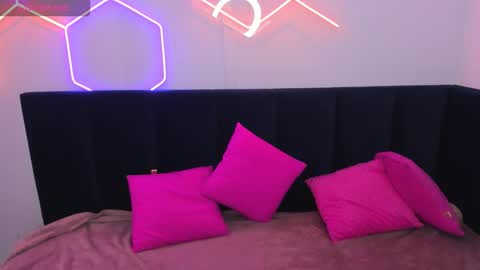 Snapshot of diana_garrett chatting on 8, 11, 2025 Diana online show from 8, 11, 2025