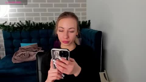 Snapshot of diana_garrett chatting on 19, 12, 2025 Diana online show from 19, 12, 2025