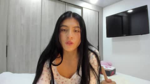 Snapshot of diana_jones_ chatting on 28, 9, 2025 POCA online show from 28, 9, 2025