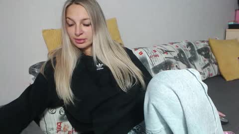 diana_lambert online show from 5, 11, 2025