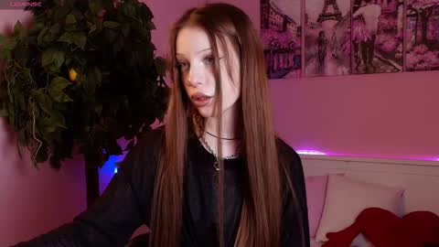 Snapshot of diana_loyd chatting on 8, 11, 2025 Diana online show from 8, 11, 2025