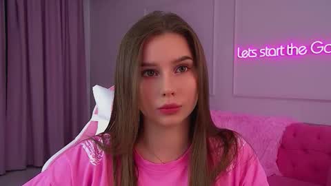 Snapshot of dianabecker chatting on 13, 9, 2025 Diana online show from 13, 9, 2025