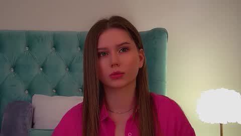 Snapshot of dianabecker chatting on 19, 11, 2025 Diana online show from 19, 11, 2025