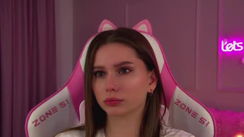 Snapshot of dianabecker chatting on 18, 12, 2025 Diana online show from 18, 12, 2025