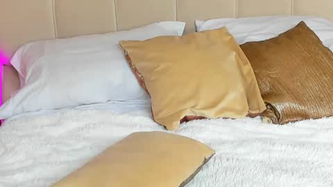 dianac1998 online show from 14, 2, 2026