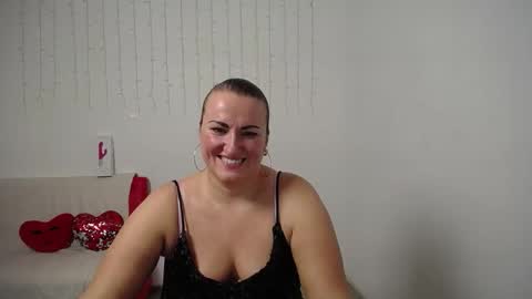 Snapshot of dianamgg chatting on 8, 11, 2025 Diana online show from 8, 11, 2025