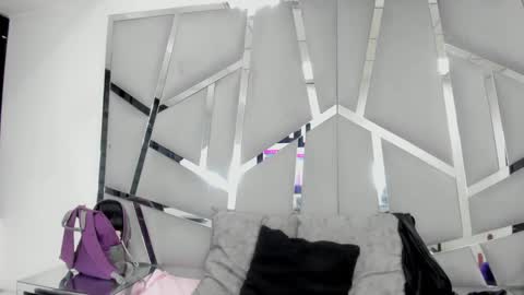 dianarous online show from 19, 2, 2025