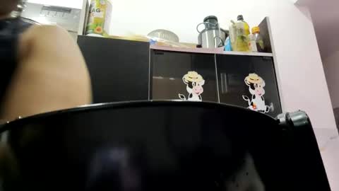 Snapshot of diane_1 chatting on 13, 4, 2026 DIANE online show from 13, 4, 2026