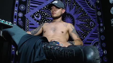 DICAPRIO online show from 4, 2, 2025