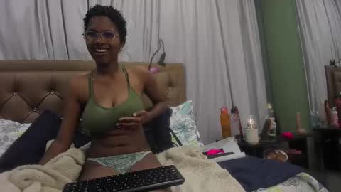 Snapshot of didoelizabeth chatting on 19, 9, 2025 didoelizabeth online show from 19, 9, 2025