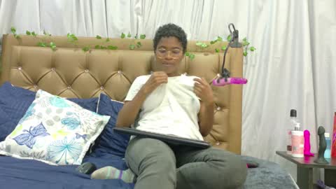 Snapshot of didoelizabeth chatting on 24, 9, 2025 didoelizabeth online show from 24, 9, 2025