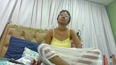 Snapshot of didoelizabeth chatting on 1, 10, 2025 didoelizabeth online show from 1, 10, 2025