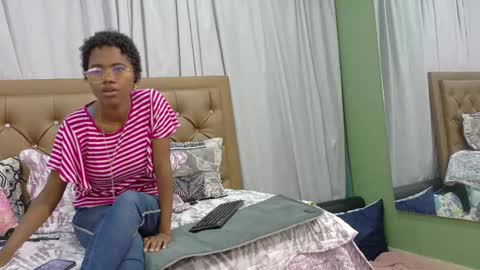 Snapshot of didoelizabeth chatting on 25, 10, 2025 didoelizabeth online show from 25, 10, 2025