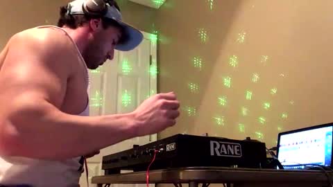 Snapshot of diegodavids chatting on 18, 2, 2025 diegodavids online show from 18, 2, 2025