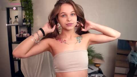 Elwyna online show from 1, 12, 2025