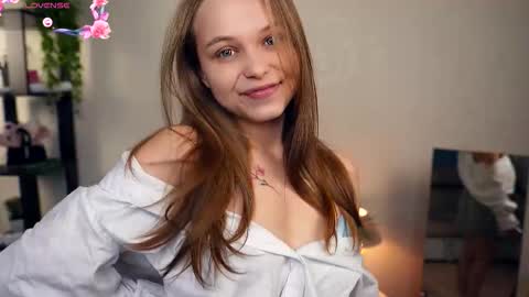 Elwyna online show from 5, 12, 2025