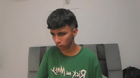 Snapshot of dikey_18 chatting on 26, 2, 2025 dikey_18 online show from 26, 2, 2025