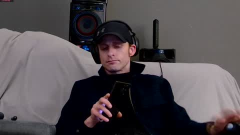 Snapshot of dilldough405 chatting on 27, 12, 2024 Dilldough405 online show from 27, 12, 2024