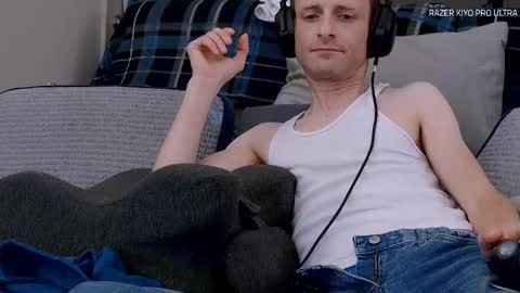 Snapshot of dilldough405 chatting on 11, 9, 2025 Dilldough405 online show from 11, 9, 2025