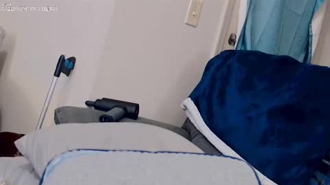 Snapshot of dilldough405 chatting on 18, 12, 2025 Dilldough405 online show from 18, 12, 2025