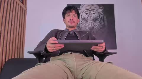 Snapshot of dimitrideluxe chatting on 9, 10, 2025 Dimitri online show from 9, 10, 2025