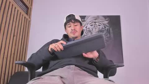 Snapshot of dimitrideluxe chatting on 21, 10, 2025 Dimitri online show from 21, 10, 2025