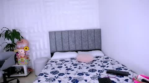 DINA online show from 10, 1, 2025