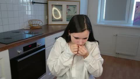 Snapshot of dinahganus chatting on 7, 10, 2025 Rina online show from 7, 10, 2025