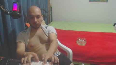 Snapshot of dinchtcams chatting on 12, 12, 2024 Dincht online show from 12, 12, 2024