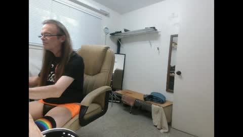 Snapshot of dinkdork094 chatting on 23, 5, 2026 Dinkdork just having a good time online show from 23, 5, 2026