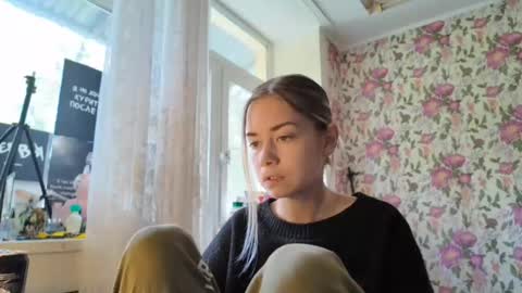 dinorahmroczkowski online show from 18, 9, 2025