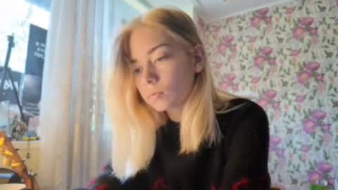 dinorahmroczkowski online show from 24, 9, 2025