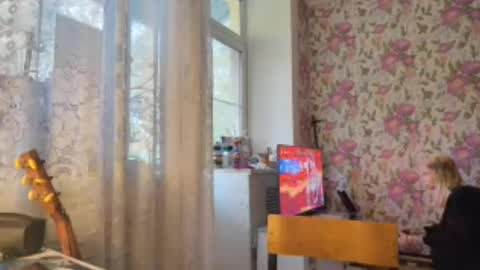 dinorahmroczkowski online show from 25, 9, 2025