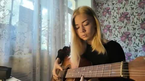 dinorahmroczkowski online show from 26, 9, 2025