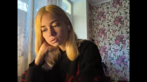 dinorahmroczkowski online show from 27, 9, 2025