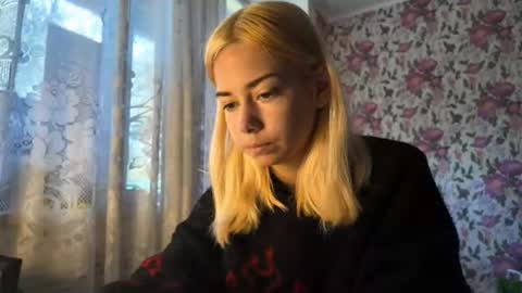 dinorahmroczkowski online show from 29, 9, 2025