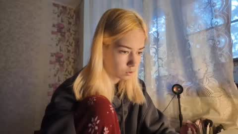 dinorahmroczkowski online show from 6, 10, 2025