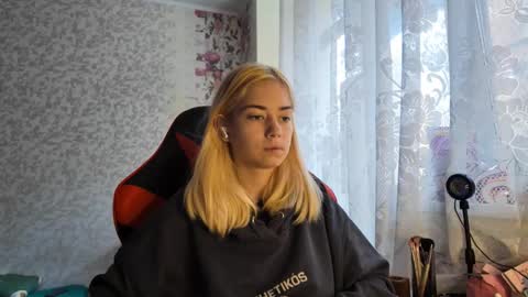 dinorahmroczkowski online show from 8, 10, 2025